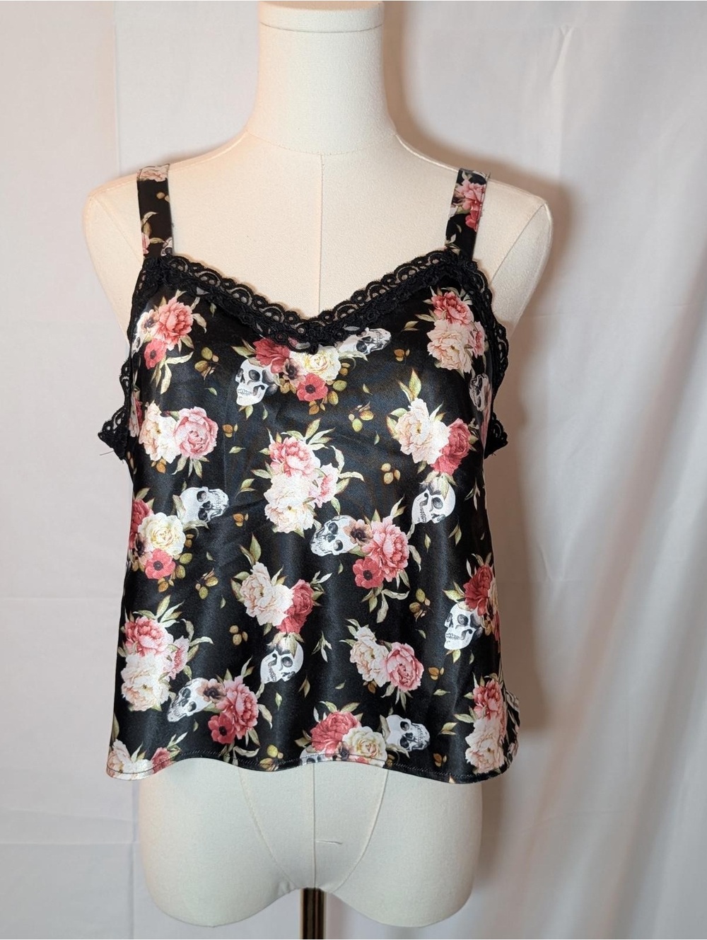 Hot Topic Skull & Flowers Satin & Lace V-Neck Cropped Cami Tank Women’s Small